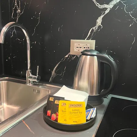 Alojamento de Acomodação e Pequeno-almoço Mery Center Tirana