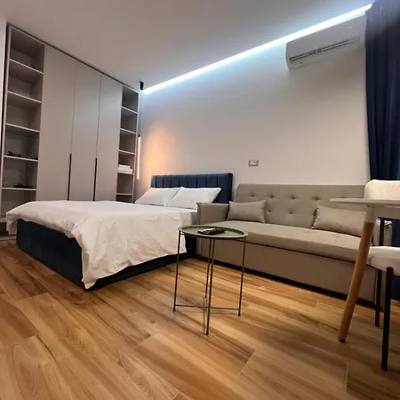 Mery Center By Superhost فندق مبيت وإفطار تيرانا