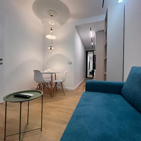 فندق مبيت وإفطار Mery Center By Superhost تيرانا